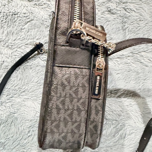 Michael Kors Jet Set Travel Gray Crossbody - Picture 3 of 7